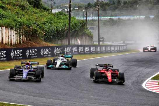 Nicholas Latifi (CDN) Williams Racing FW44 and Carlos Sainz Jr (ESP) Ferrari F1-75.
09.10.2022. Formula 1 World Championship, Rd 18, Japanese Grand Prix, Suzuka, Japan, Race Day.
- www.xpbimages.com, EMail: requests@xpbimages.com © Copyright: Coates / XPB Images