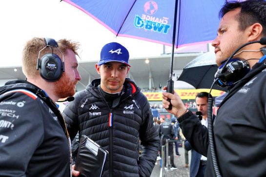 Esteban Ocon (FRA) Alpine F1 Team on the grid.
09.10.2022. Formula 1 World Championship, Rd 18, Japanese Grand Prix, Suzuka, Japan, Race Day.
- www.xpbimages.com, EMail: requests@xpbimages.com © Copyright: Batchelor / XPB Images