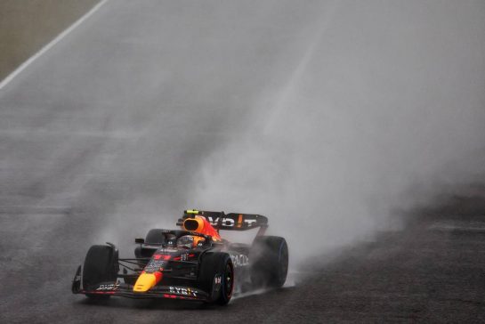 Sergio Perez (MEX) Red Bull Racing RB18.
09.10.2022. Formula 1 World Championship, Rd 18, Japanese Grand Prix, Suzuka, Japan, Race Day.
- www.xpbimages.com, EMail: requests@xpbimages.com © Copyright: Batchelor / XPB Images