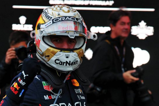 Race winner Max Verstappen (NLD) Red Bull Racing celebrates in parc ferme.
09.10.2022. Formula 1 World Championship, Rd 18, Japanese Grand Prix, Suzuka, Japan, Race Day.
- www.xpbimages.com, EMail: requests@xpbimages.com © Copyright: Coates / XPB Images