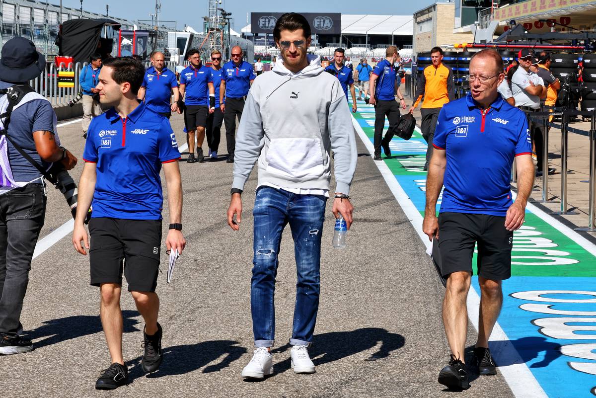 Pierre Gasly (F1) wearing the LV Air Force 1s in green : r/Sneakers
