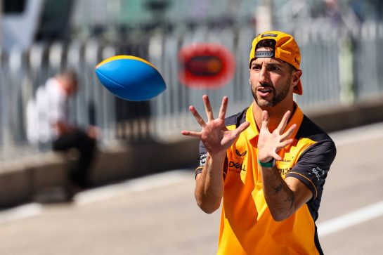 Daniel Ricciardo (AUS), McLaren F1 Team
20.10.2022. Formula 1 World Championship, Rd 19, United States Grand Prix, Austin, Texas, USA, Preparation Day.
- www.xpbimages.com, EMail: requests@xpbimages.com © Copyright: Charniaux / XPB Images