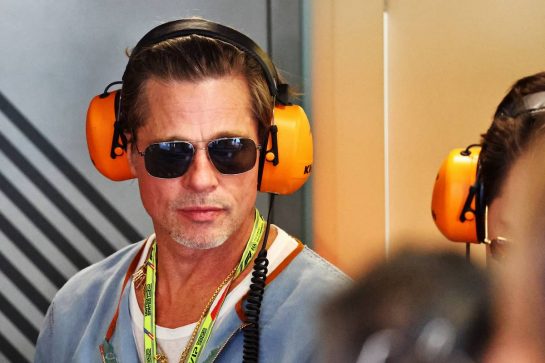 Brad Pitt (USA) Actor.
21.10.2022. Formula 1 World Championship, Rd 19, United States Grand Prix, Austin, Texas, USA, Practice Day.
- www.xpbimages.com, EMail: requests@xpbimages.com © Copyright: Batchelor / XPB Images