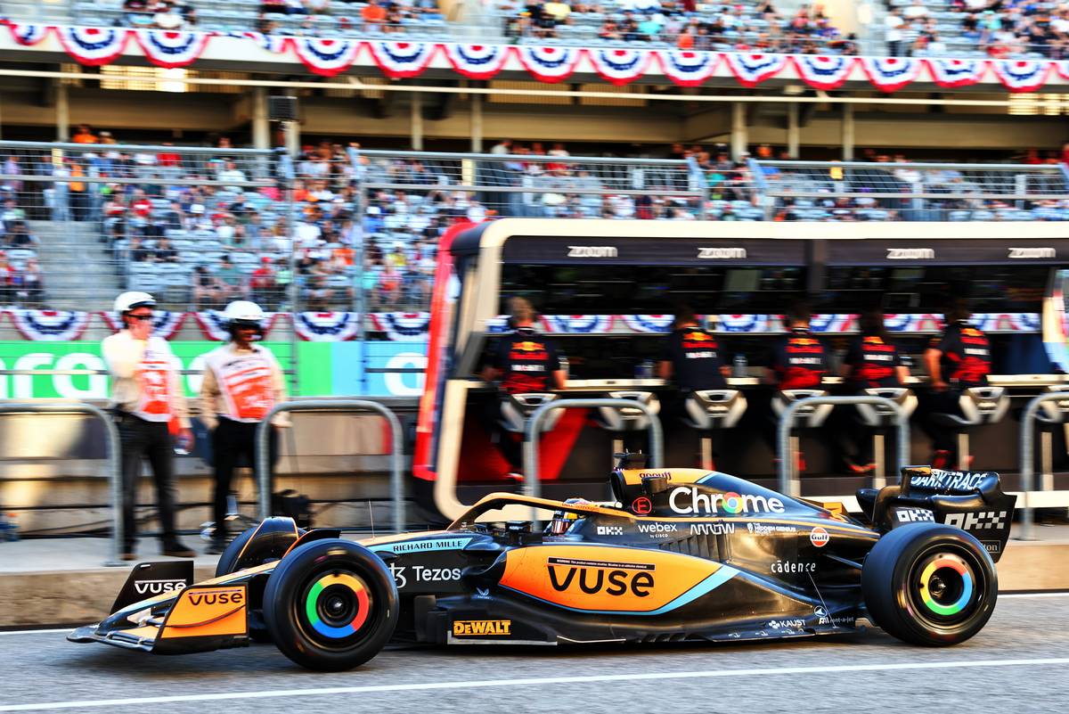 Daniel Ricciardo (AUS) McLaren MCL36 with with Pirelli prototype tyres. 21.10.2022. Formula 1 World Championship, Rd 19, United States Grand Prix, Austin, Texas, USA, Practice