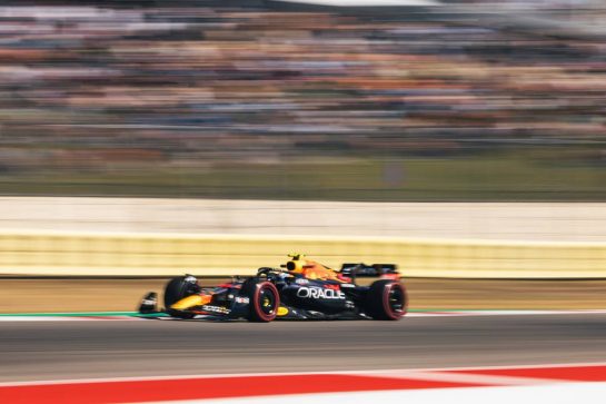 Sergio Perez (MEX) Red Bull Racing RB18.
22.10.2022. Formula 1 World Championship, Rd 19, United States Grand Prix, Austin, Texas, USA, Qualifying Day.
- www.xpbimages.com, EMail: requests@xpbimages.com © Copyright: Bearne / XPB Images