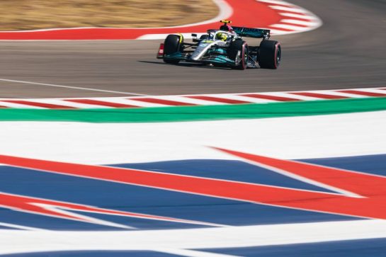 Lewis Hamilton (GBR) Mercedes AMG F1 W13.
22.10.2022. Formula 1 World Championship, Rd 19, United States Grand Prix, Austin, Texas, USA, Qualifying Day.
- www.xpbimages.com, EMail: requests@xpbimages.com © Copyright: Bearne / XPB Images