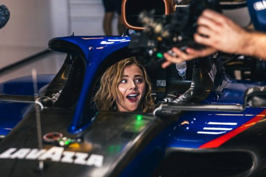 Chloe Grace Moretz (USA) Actress in the Williams Racing FW44.
22.10.2022. Formula 1 World Championship, Rd 19, United States Grand Prix, Austin, Texas, USA, Qualifying Day.
- www.xpbimages.com, EMail: requests@xpbimages.com © Copyright: Bearne / XPB Images