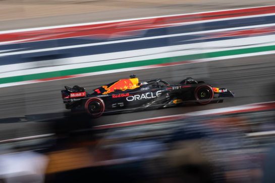 Max Verstappen (NLD) Red Bull Racing RB18.
22.10.2022. Formula 1 World Championship, Rd 19, United States Grand Prix, Austin, Texas, USA, Qualifying Day.
- www.xpbimages.com, EMail: requests@xpbimages.com © Copyright: Price / XPB Images