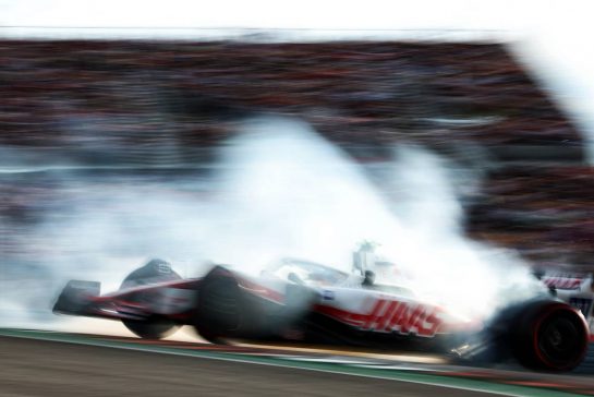Mick Schumacher (GER) Haas VF-22 spins.
22.10.2022. Formula 1 World Championship, Rd 19, United States Grand Prix, Austin, Texas, USA, Qualifying Day.
- www.xpbimages.com, EMail: requests@xpbimages.com © Copyright: Coates / XPB Images