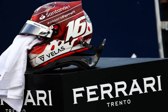 The helmet of Charles Leclerc (MON) Ferrari in qualifying parc ferme.
22.10.2022. Formula 1 World Championship, Rd 19, United States Grand Prix, Austin, Texas, USA, Qualifying Day.
- www.xpbimages.com, EMail: requests@xpbimages.com © Copyright: Coates / XPB Images