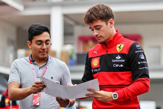 Charles Leclerc (MON) Ferrari signs autographs for the fans.
27.10.2022. Formula 1 World Championship, Rd 20, Mexican Grand Prix, Mexico City, Mexico, Preparation Day.
- www.xpbimages.com, EMail: requests@xpbimages.com © Copyright: Moy / XPB Images