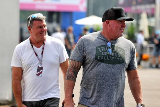 Paul Tracy (CDN) and Mark Blundell (GBR).
27.10.2022. Formula 1 World Championship, Rd 20, Mexican Grand Prix, Mexico City, Mexico, Preparation Day.
- www.xpbimages.com, EMail: requests@xpbimages.com © Copyright: Moy / XPB Images