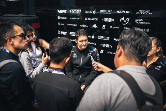 Esteban Ocon (FRA) Alpine F1 Team with the media.
27.10.2022. Formula 1 World Championship, Rd 20, Mexican Grand Prix, Mexico City, Mexico, Preparation Day.
- www.xpbimages.com, EMail: requests@xpbimages.com © Copyright: Bearne / XPB Images