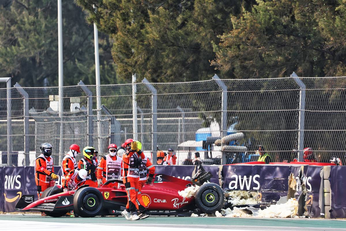 The damaged Ferrari F1-75 of Charles Leclerc (MON) Ferrari after he crashed in the second practice session. 28.10.2022. Formula 1 World Championship, Rd 20, Mexican Grand Prix, Mexico City, Mexico, Practice
