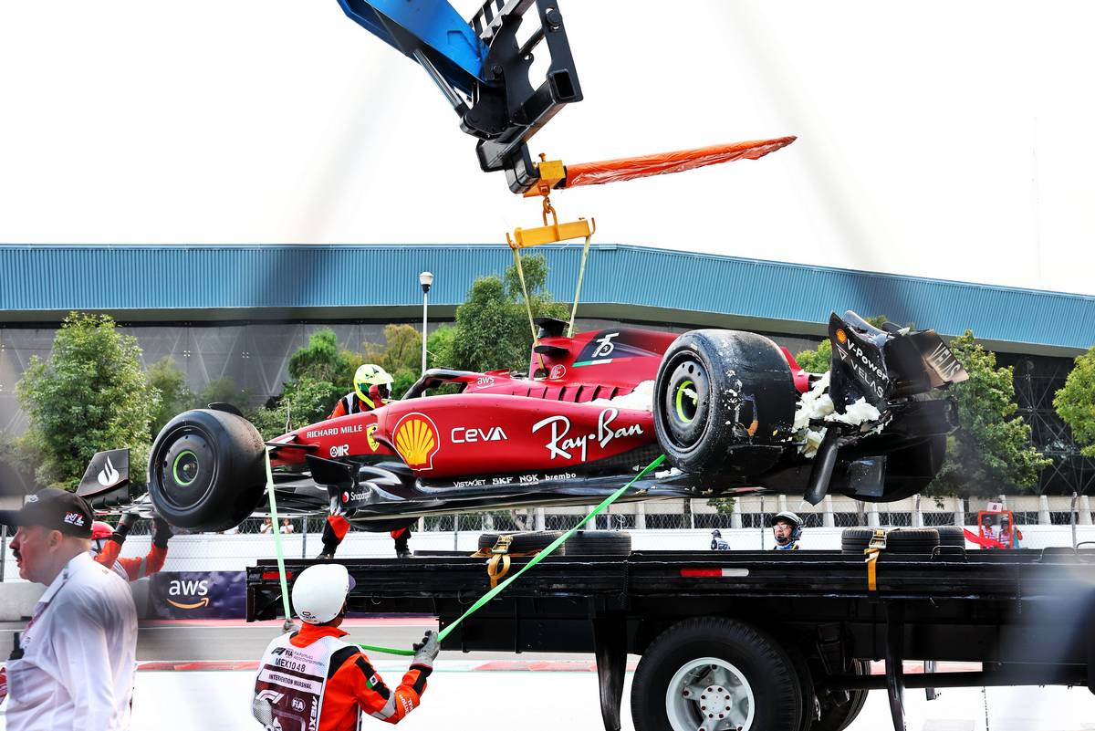 The damaged Ferrari F1-75 of Charles Leclerc (MON) Ferrari after he crashed in the second practice session. 28.10.2022. Formula 1 World Championship, Rd 20, Mexican Grand Prix, Mexico City, Mexico, Practice