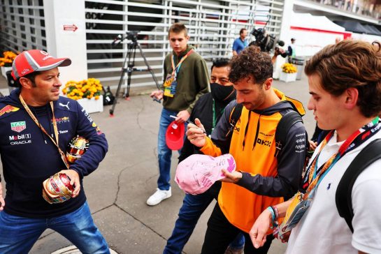 Daniel Ricciardo (AUS) McLaren.
29.10.2022. Formula 1 World Championship, Rd 20, Mexican Grand Prix, Mexico City, Mexico, Qualifying Day.
- www.xpbimages.com, EMail: requests@xpbimages.com © Copyright: Batchelor / XPB Images
