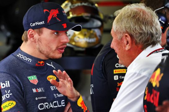 (L to R): Max Verstappen (NLD) Red Bull Racing with Dr Helmut Marko (AUT) Red Bull Motorsport Consultant.
29.10.2022. Formula 1 World Championship, Rd 20, Mexican Grand Prix, Mexico City, Mexico, Qualifying Day.
- www.xpbimages.com, EMail: requests@xpbimages.com © Copyright: Batchelor / XPB Images