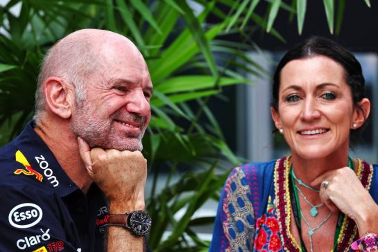 (L to R): Adrian Newey (GBR) Red Bull Racing Chief Technical Officer with his wife Amanda Newey (GBR). 
30.10.2022. Formula 1 World Championship, Rd 20, Mexican Grand Prix, Mexico City, Mexico, Race Day.
 - www.xpbimages.com, EMail: requests@xpbimages.com © Copyright: Coates / XPB Images