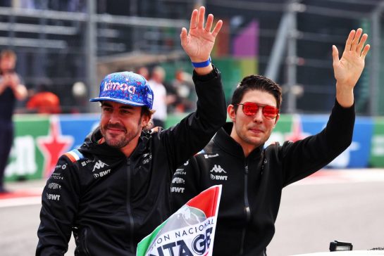 (L to R): Fernando Alonso (ESP) Alpine F1 Team and Esteban Ocon (FRA) Alpine F1 Team on the drivers parade.
30.10.2022. Formula 1 World Championship, Rd 20, Mexican Grand Prix, Mexico City, Mexico, Race Day.
 - www.xpbimages.com, EMail: requests@xpbimages.com © Copyright: Coates / XPB Images