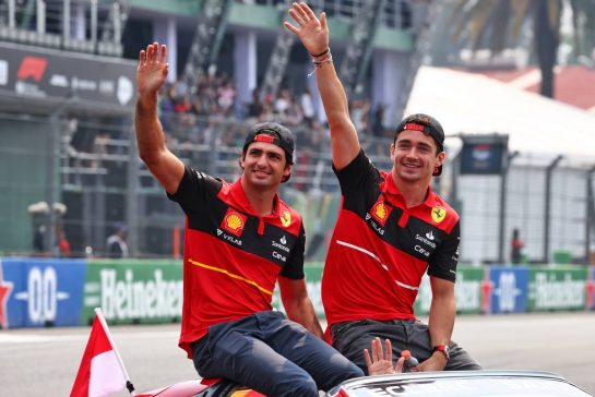 (L to R): Carlos Sainz Jr (ESP) Ferrari and Charles Leclerc (MON) Ferrari on the drivers parade.
30.10.2022. Formula 1 World Championship, Rd 20, Mexican Grand Prix, Mexico City, Mexico, Race Day.
- www.xpbimages.com, EMail: requests@xpbimages.com © Copyright: Coates / XPB Images