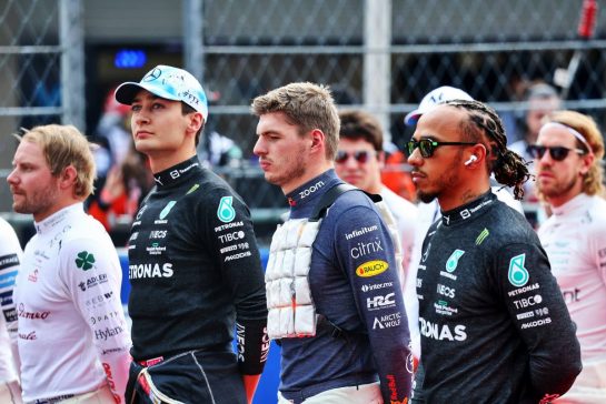 (L to R): George Russell (GBR) Mercedes AMG F1; Max Verstappen (NLD) Red Bull Racing; and Lewis Hamilton (GBR) Mercedes AMG F1 on the grid.
30.10.2022. Formula 1 World Championship, Rd 20, Mexican Grand Prix, Mexico City, Mexico, Race Day.
- www.xpbimages.com, EMail: requests@xpbimages.com © Copyright: Batchelor / XPB Images