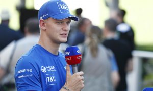 Magnussen: 'Improving' Schumacher deserves to remain in F1