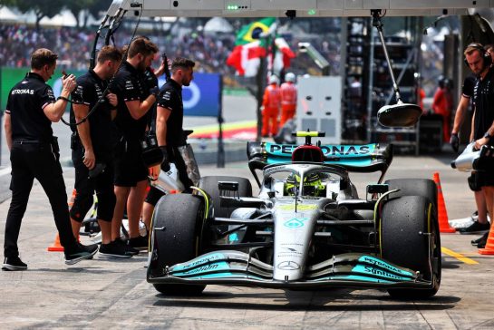 Lewis Hamilton (GBR) Mercedes AMG F1 W13.
11.11.2022. Formula 1 World Championship, Rd 21, Brazilian Grand Prix, Sao Paulo, Brazil, Qualifying Day.
- www.xpbimages.com, EMail: requests@xpbimages.com © Copyright: Batchelor / XPB Images