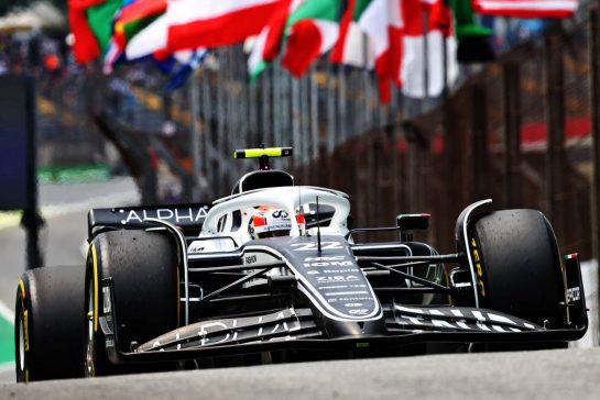 Yuki Tsunoda (JPN) AlphaTauri AT03.
11.11.2022. Formula 1 World Championship, Rd 21, Brazilian Grand Prix, Sao Paulo, Brazil, Qualifying Day.
- www.xpbimages.com, EMail: requests@xpbimages.com © Copyright: Batchelor / XPB Images