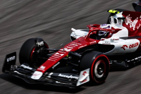 Guanyu Zhou (CHN) Alfa Romeo F1 Team C42.
11.11.2022. Formula 1 World Championship, Rd 21, Brazilian Grand Prix, Sao Paulo, Brazil, Qualifying Day.
- www.xpbimages.com, EMail: requests@xpbimages.com © Copyright: Coates / XPB Images