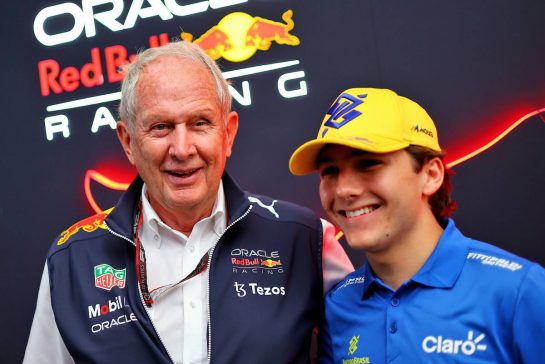 (L to R): Dr Helmut Marko (AUT) Red Bull Motorsport Consultant with Enzo Fittiapldi (BRA) Red Bull Academy Driver.
12.11.2022. Formula 1 World Championship, Rd 21, Brazilian Grand Prix, Sao Paulo, Brazil, Sprint Day.
- www.xpbimages.com, EMail: requests@xpbimages.com © Copyright: XPB Images