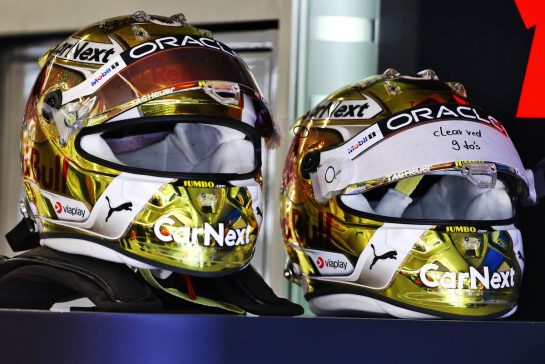 The helmets of Max Verstappen (NLD) Red Bull Racing.
12.11.2022. Formula 1 World Championship, Rd 21, Brazilian Grand Prix, Sao Paulo, Brazil, Sprint Day.
- www.xpbimages.com, EMail: requests@xpbimages.com © Copyright: XPB Images
