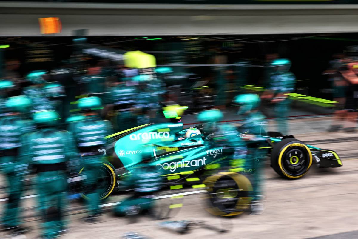 Sebastian Vettel (GER) Aston Martin F1 Team AMR22 makes a pit stop. 13.11.2022. Formula 1 World Championship, Rd 21, Brazilian Grand Prix, Sao Paulo, Brazil, Race