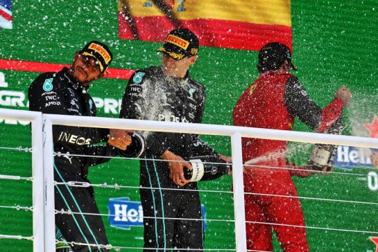 The podium (L to R): Lewis Hamilton (GBR) Mercedes AMG F1, second; George Russell (GBR) Mercedes AMG F1, race winner; Carlos Sainz Jr (ESP) Ferrari, third.
13.11.2022. Formula 1 World Championship, Rd 21, Brazilian Grand Prix, Sao Paulo, Brazil, Race Day.
- www.xpbimages.com, EMail: requests@xpbimages.com © Copyright: Bearne / XPB Images