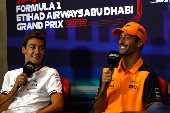 (L to R): George Russell (GBR) Mercedes AMG F1 with Daniel Ricciardo (AUS) McLaren, in the FIA Press Conference.
17.11.2022. Formula 1 World Championship, Rd 22, Abu Dhabi Grand Prix, Yas Marina Circuit, Abu Dhabi, Preparation Day.
- www.xpbimages.com, EMail: requests@xpbimages.com © Copyright: XPB Images