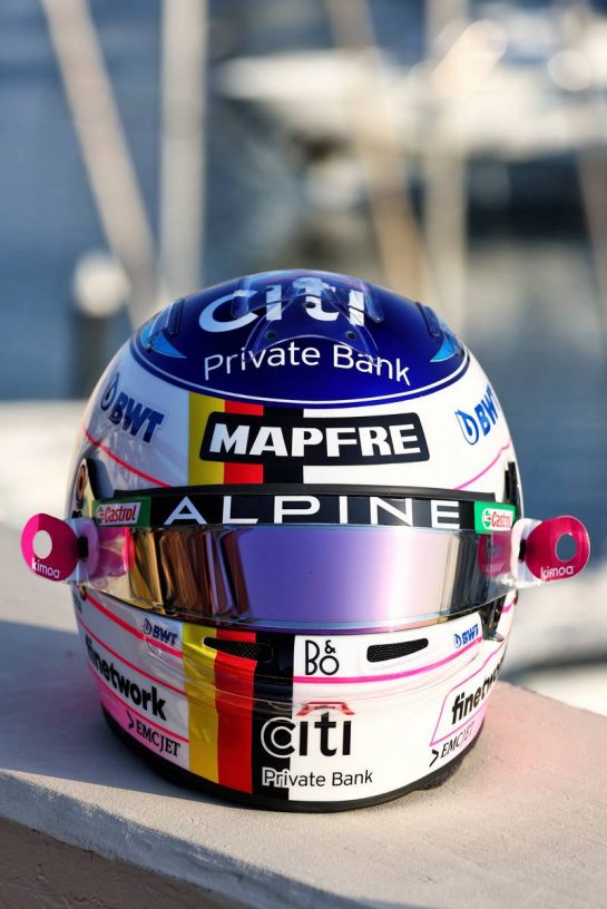 The helmet of Fernando Alonso (ESP) Alpine F1 Team.
17.11.2022. Formula 1 World Championship, Rd 22, Abu Dhabi Grand Prix, Yas Marina Circuit, Abu Dhabi, Preparation Day.
- www.xpbimages.com, EMail: requests@xpbimages.com © Copyright: Moy / XPB Images