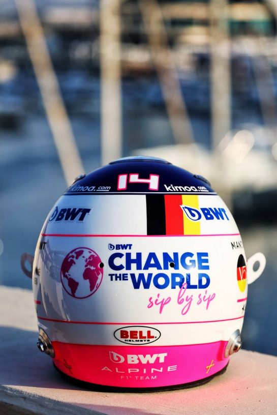 The helmet of Fernando Alonso (ESP) Alpine F1 Team.
17.11.2022. Formula 1 World Championship, Rd 22, Abu Dhabi Grand Prix, Yas Marina Circuit, Abu Dhabi, Preparation Day.
- www.xpbimages.com, EMail: requests@xpbimages.com © Copyright: Moy / XPB Images