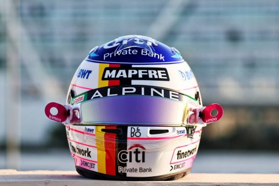 The helmet of Fernando Alonso (ESP) Alpine F1 Team.
17.11.2022. Formula 1 World Championship, Rd 22, Abu Dhabi Grand Prix, Yas Marina Circuit, Abu Dhabi, Preparation Day.
- www.xpbimages.com, EMail: requests@xpbimages.com © Copyright: Moy / XPB Images