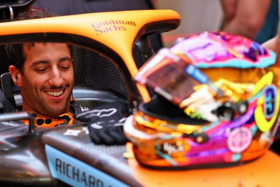 Daniel Ricciardo (AUS) McLaren MCL36.
18.11.2022. Formula 1 World Championship, Rd 22, Abu Dhabi Grand Prix, Yas Marina Circuit, Abu Dhabi, Practice Day.
- www.xpbimages.com, EMail: requests@xpbimages.com © Copyright: Batchelor / XPB Images