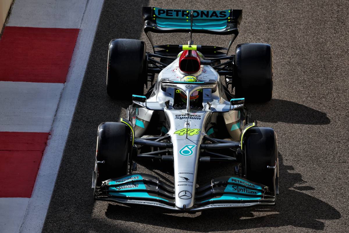 Lewis Hamilton (GBR) Mercedes AMG F1 W13. 18.11.2022. Formula 1 World Championship, Rd 22, Abu Dhabi Grand Prix, Yas Marina Circuit, Abu Dhabi, Practice