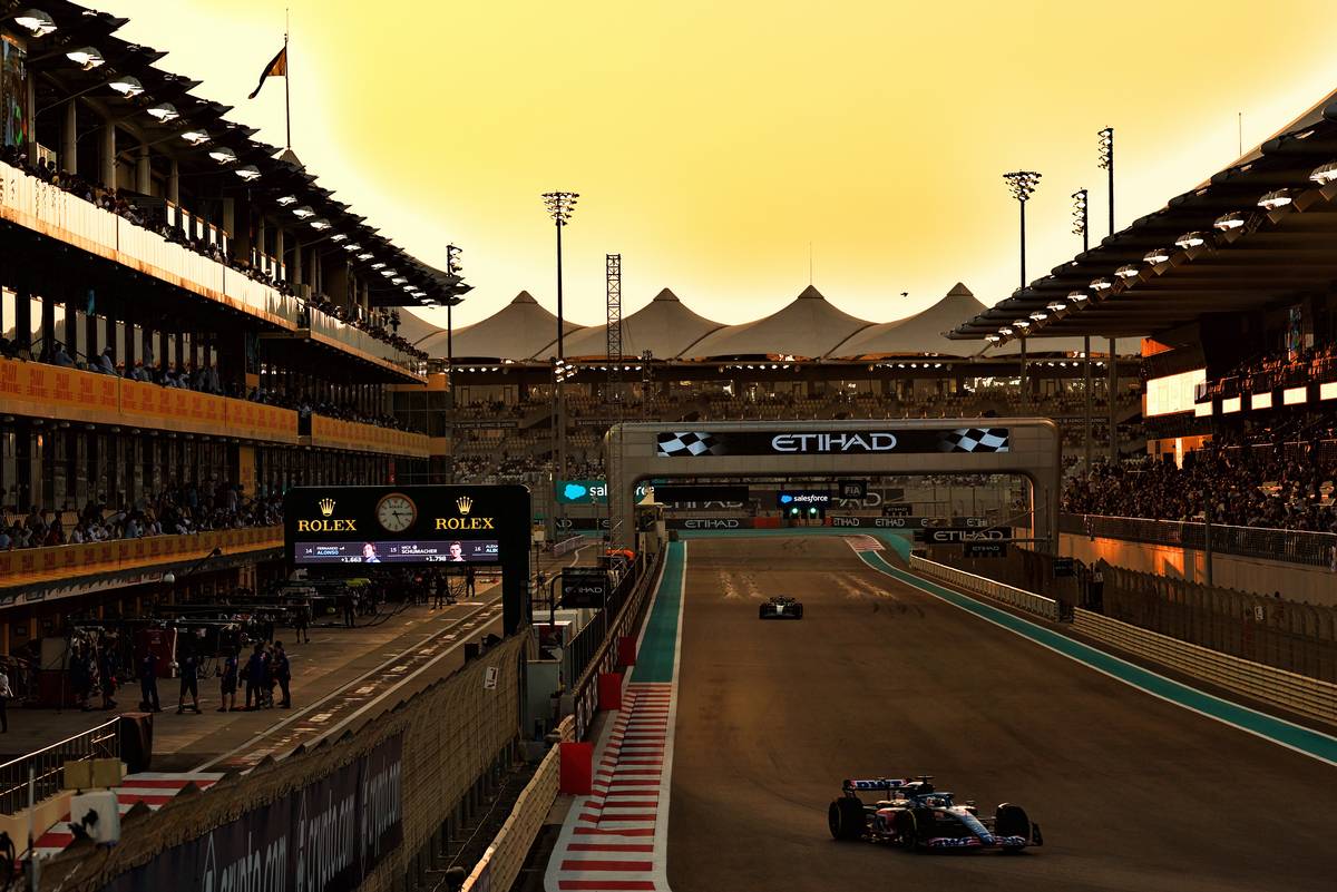 Fernando Alonso (ESP) Alpine F1 Team A522. 18.11.2022. Formula 1 World Championship, Rd 22, Abu Dhabi Grand Prix, Yas Marina Circuit, Abu Dhabi, Practice