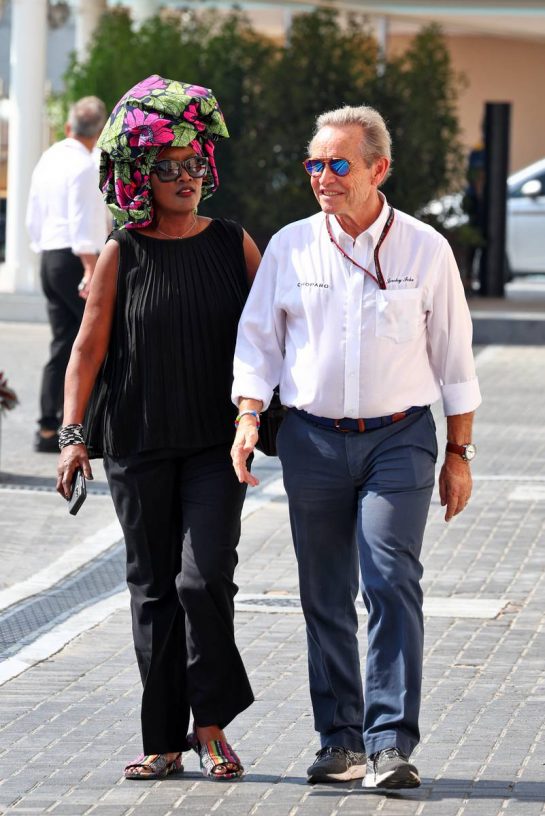 Jacky Ickx (BEL) with his wife Khadja Nin (BUR).
19.11.2022. Formula 1 World Championship, Rd 22, Abu Dhabi Grand Prix, Yas Marina Circuit, Abu Dhabi, Qualifying Day.
- www.xpbimages.com, EMail: requests@xpbimages.com © Copyright: Moy / XPB Images