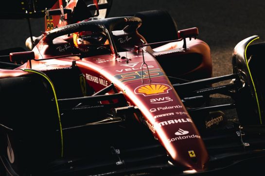 Carlos Sainz Jr (ESP) Ferrari F1-75.
19.11.2022. Formula 1 World Championship, Rd 22, Abu Dhabi Grand Prix, Yas Marina Circuit, Abu Dhabi, Qualifying Day.
- www.xpbimages.com, EMail: requests@xpbimages.com © Copyright: Bearne / XPB Images