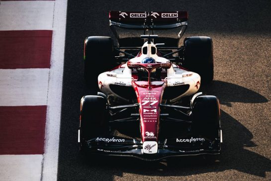 Valtteri Bottas (FIN) Alfa Romeo F1 Team C42.
19.11.2022. Formula 1 World Championship, Rd 22, Abu Dhabi Grand Prix, Yas Marina Circuit, Abu Dhabi, Qualifying Day.
- www.xpbimages.com, EMail: requests@xpbimages.com © Copyright: Bearne / XPB Images