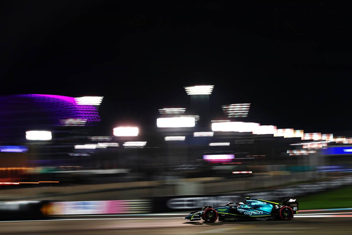 Sebastian Vettel (GER) Aston Martin F1 Team AMR22. 19.11.2022. Formula 1 World Championship, Rd 22, Abu Dhabi Grand Prix, Yas Marina Circuit, Abu Dhabi, Qualifying