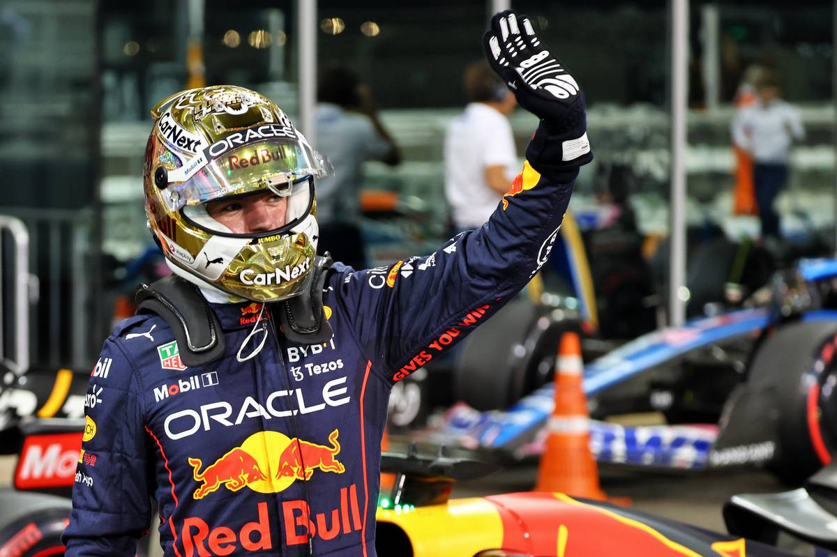 Max Verstappen (NLD) Red Bull Racing celebrates his pole position in qualifying parc ferme. 19.11.2022. Formula 1 World Championship, Rd 22, Abu Dhabi Grand Prix, Yas Marina Circuit, Abu Dhabi, Qualifying
