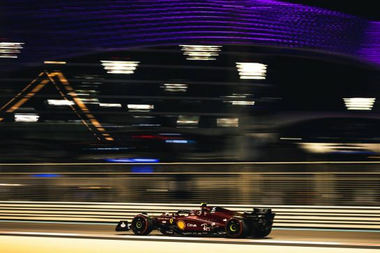 Carlos Sainz Jr (ESP) Ferrari F1-75.
19.11.2022. Formula 1 World Championship, Rd 22, Abu Dhabi Grand Prix, Yas Marina Circuit, Abu Dhabi, Qualifying Day.
- www.xpbimages.com, EMail: requests@xpbimages.com © Copyright: Bearne / XPB Images