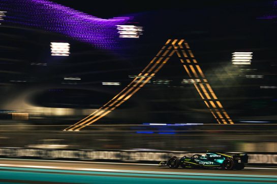 Sebastian Vettel (GER) Aston Martin F1 Team AMR22.
19.11.2022. Formula 1 World Championship, Rd 22, Abu Dhabi Grand Prix, Yas Marina Circuit, Abu Dhabi, Qualifying Day.
- www.xpbimages.com, EMail: requests@xpbimages.com © Copyright: Bearne / XPB Images