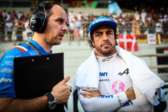 Fernando Alonso (ESP), Alpine F1 Team 20.11.2022. Formula 1 World Championship, Rd 22, Abu Dhabi Grand Prix, Yas Marina Circuit, Abu Dhabi, Race Day.- www.xpbimages.com, EMail: requests@xpbimages.com © Copyright: Charniaux / XPB Images