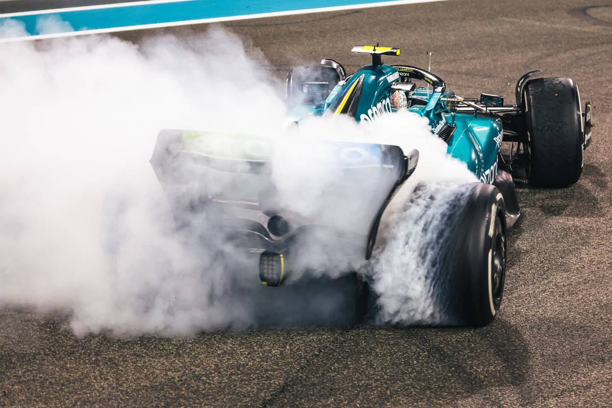 Sebastian Vettel (GER) Aston Martin F1 Team AMR22 - donuts at the end of the race. 20.11.2022. Formula 1 World Championship, Rd 22, Abu Dhabi Grand Prix, Yas Marina Circuit, Abu Dhabi, Race
