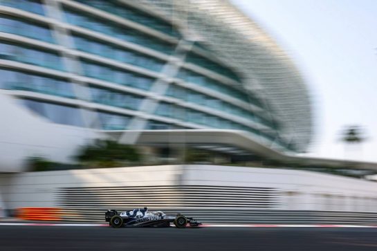 Nyck de Vries (NLD) Alpha Tauri 22.11.2022. Formula 1 Testing, Yas Marina Circuit, Abu Dhabi, Tuesday.- www.xpbimages.com, EMail: requests@xpbimages.com © Copyright: Charniaux / XPB Images